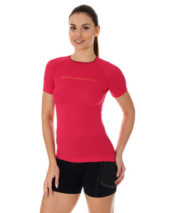 Women's 3D run pro raspberry coloured t-shirt. Developed custom for women to reach optimal performance during any workout. 